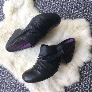 Blowfish Mules Size 8 Ruched Vegan Leather